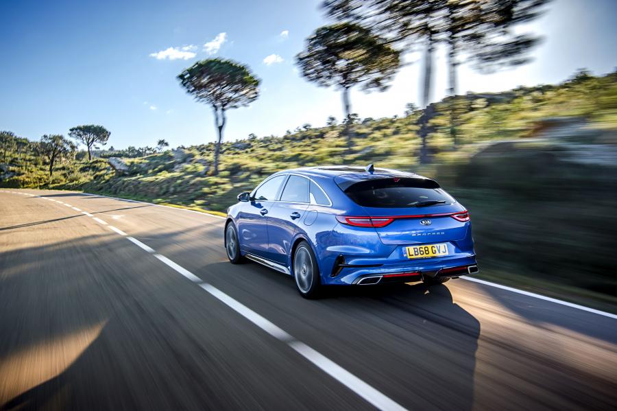  Kia ProCeed GT Line S 2019 года  (UK) (фото 40 из 41)